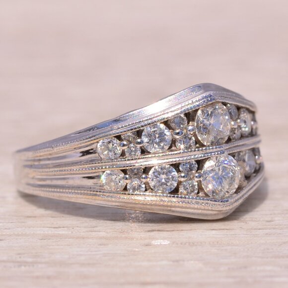 Natural Diamond Ring in White Gold - Picture 5 of 10